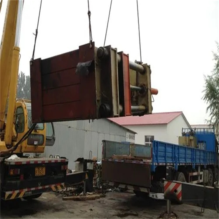 新罗起重机吊装大型构件时一定要在吊物上有明确的标识及操作规范